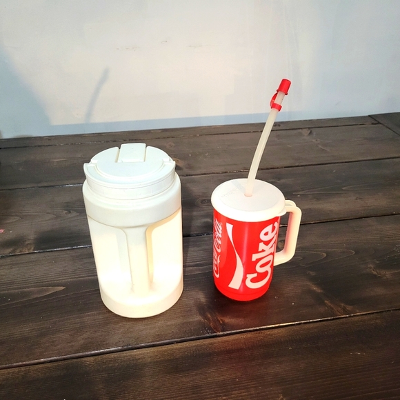 1980s Coca cola pop cups. - Picture 2 of 3